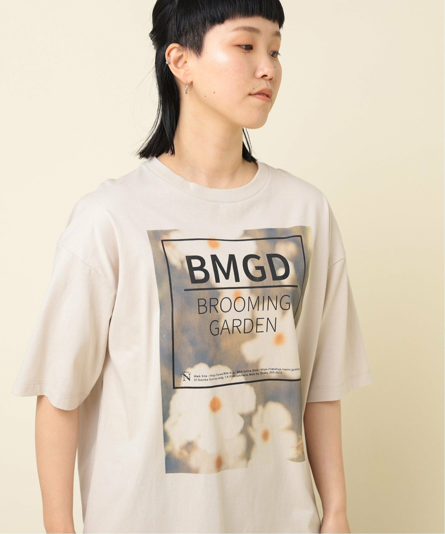 M2228 ガーデンプリントTシャツ